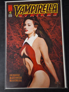 Vampirella Strikes 1 Harris Comics 1995 Sascha Knopf Cosplay Cover